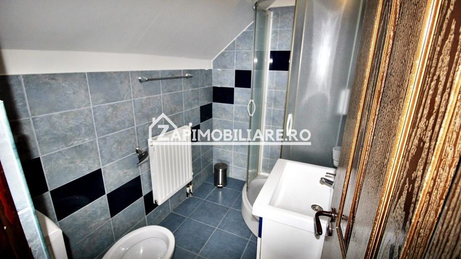 Pensiune P-E-M 9 camere,9 bai,1 bucatarie,teren 900 mp - Poză 9