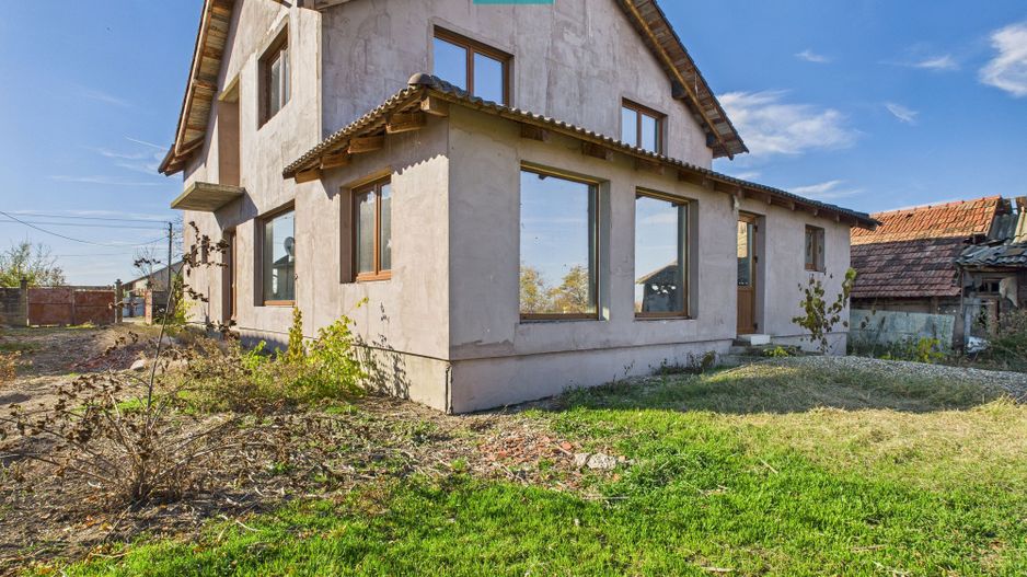 Proprietate impresionantă în Nădab - Poză 1