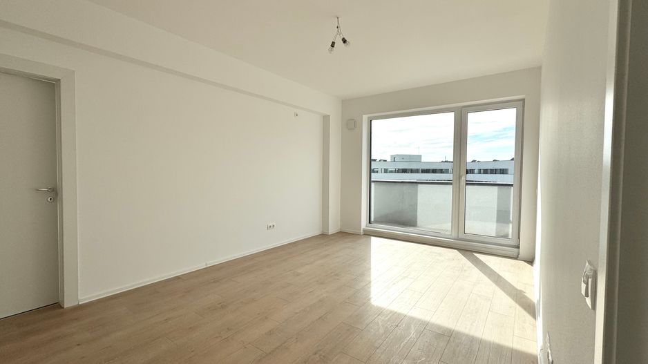 3 camere. Bucătărie închisă. Vedere panoramică. Reper Mall Colosseum - Poză 9