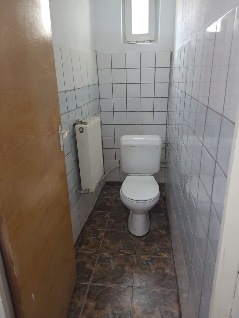 Casa tip vila mansardata, centrala si curte proprie, loc de parcare, 8min metrou - Poză 3