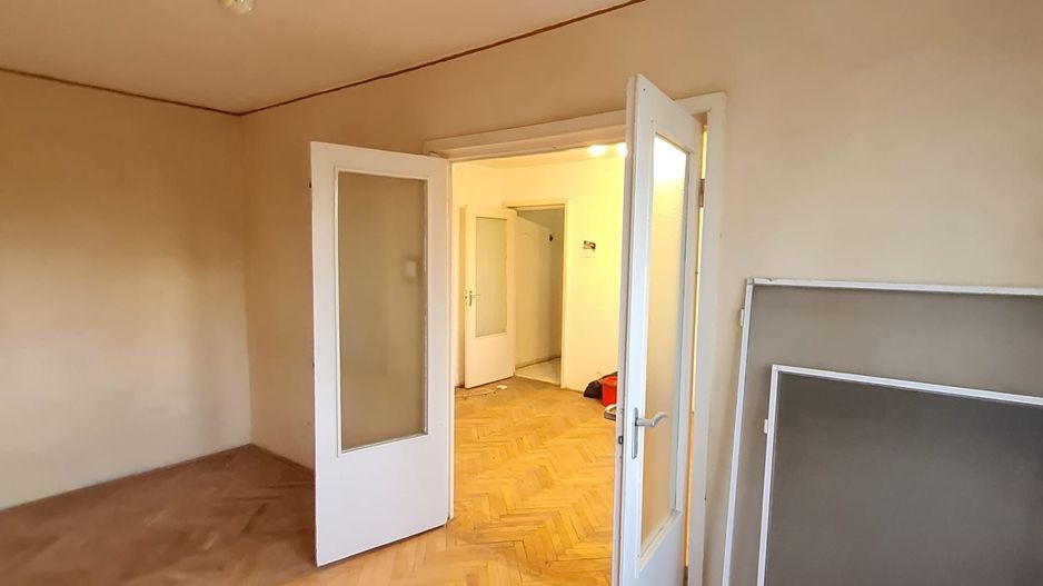 Apartament modest 2 camere zona Sagului - Poză 7