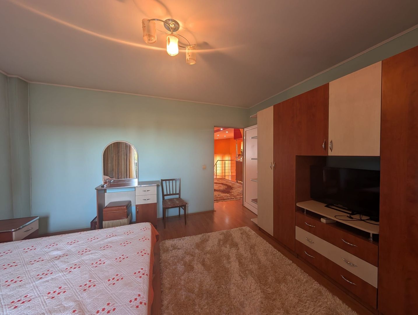 Vila spațioasă 6 camere cu teren generos – Ferentari – Preț excelent! - Poză 8