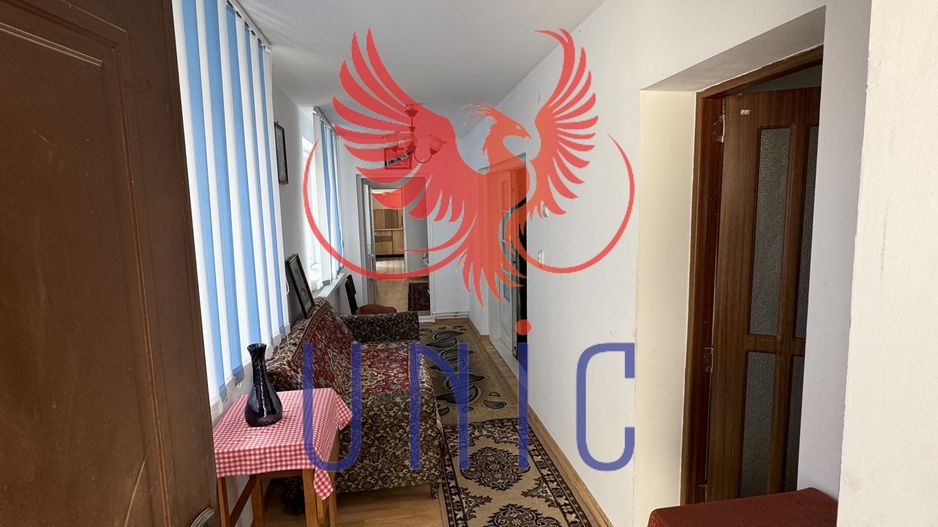 Casa situata in orasul Bals! - Poză 22