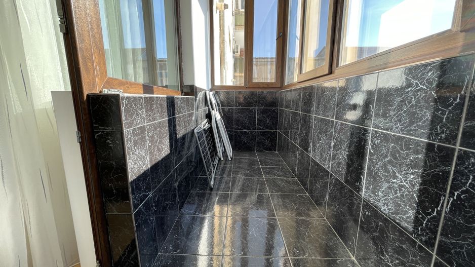Apartament cu patru camere si garaj in zona Aradului - Poză 10