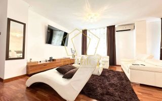 Casa/pensiune cu 13 apartamente si anexe | Olimpia - Stadion - Poză 1