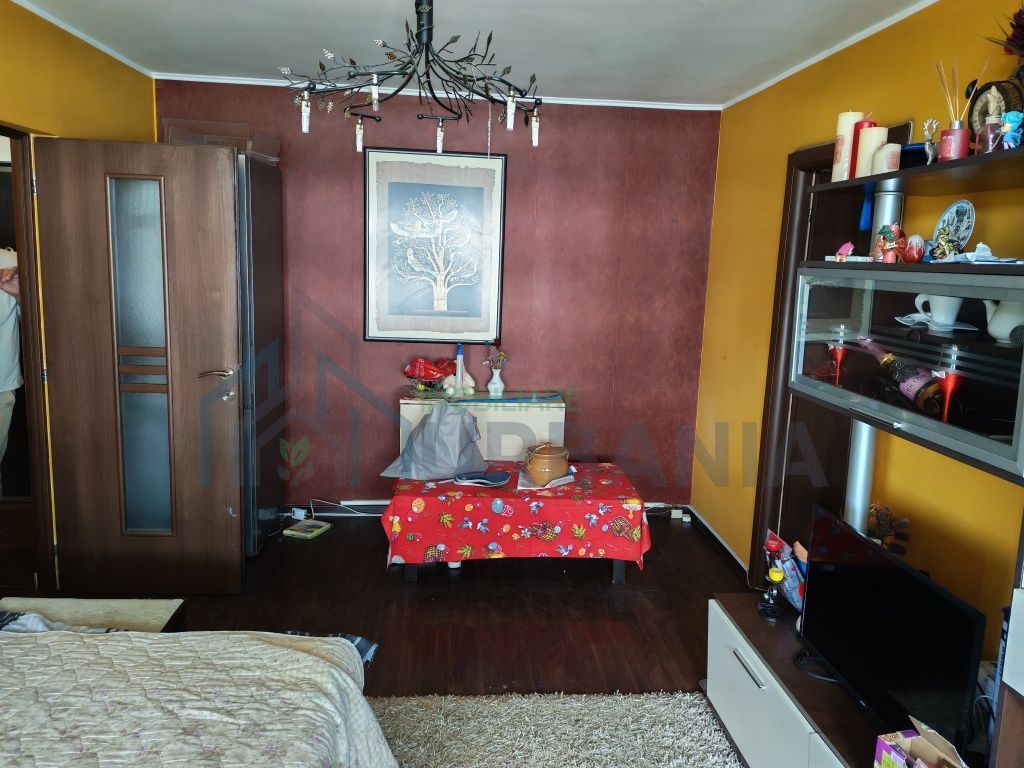 Apartament 2 camere semidecomandat, Podu Roș, 54 mp, etaj 7/10, 95.000 euro - Poză 3