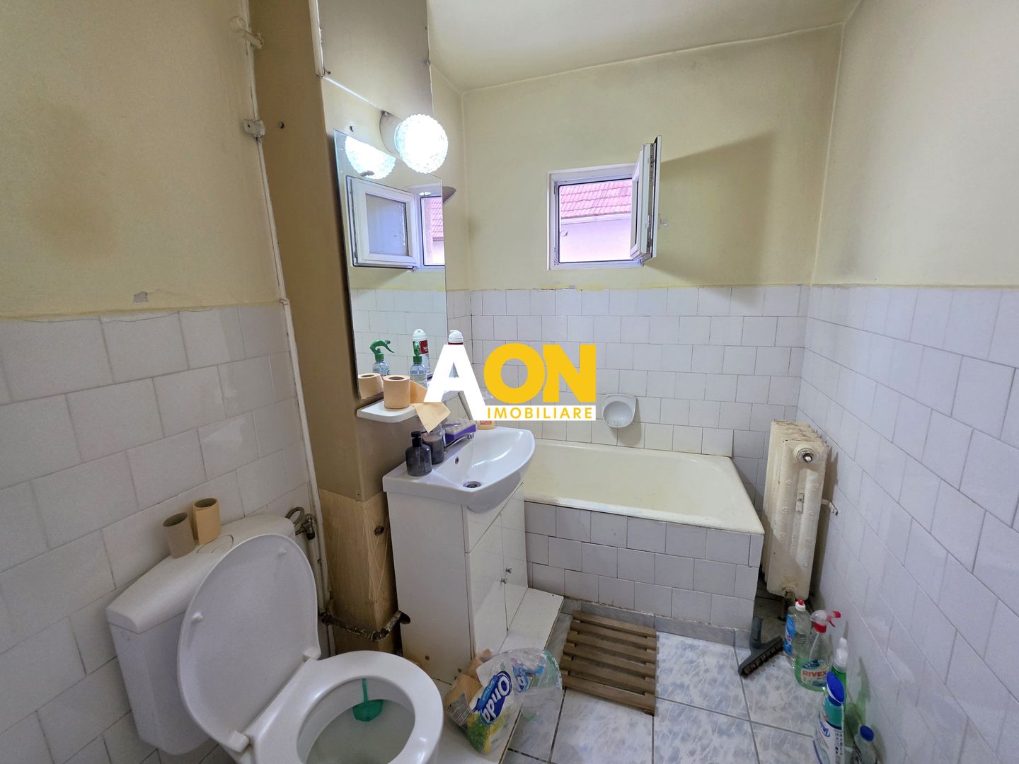 Apartament 4 camere, etaj 1, cu garaj si boxa, zona Scolii M. Eminescu - Poză 4