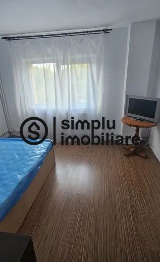 3 decomandate, etaj 3/4, centrala, 1 Mai - 400 Euro - Poză 2