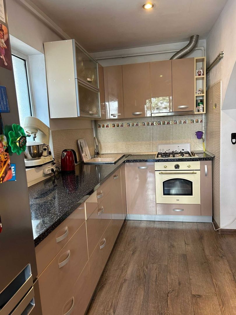 De vânzare apartament cu 4 camere în zona Cișmigiu - Poză 2