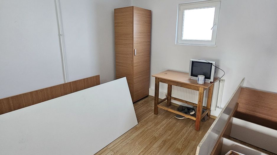 Spatiu comercial/camere cazare - 7 camere 135 mp Baicoi Prahova! - Poză 15