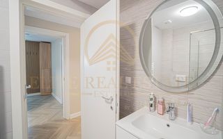 Mamaia - Apartament cu 3 camere, mobilat si utilat, vedere superba. - Poză 13