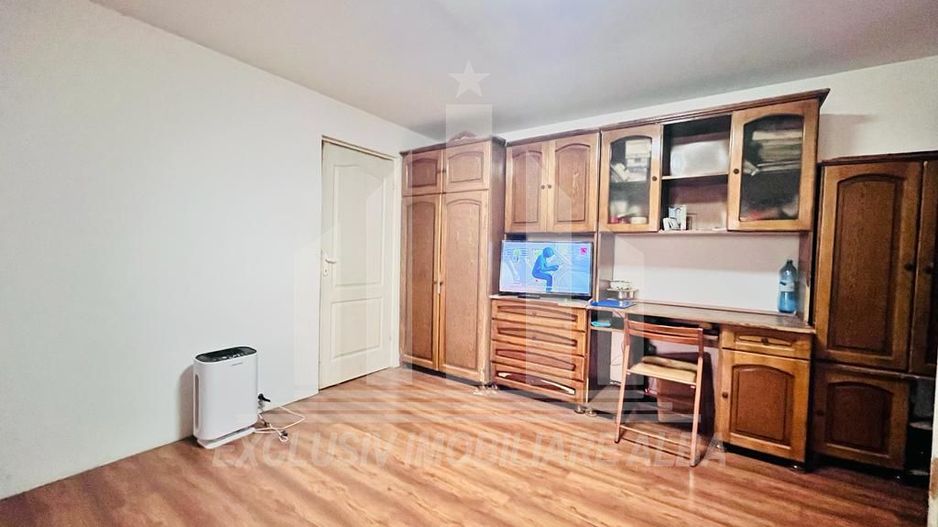 Apartament 2 camere Cetate cu gradina - Poză 1