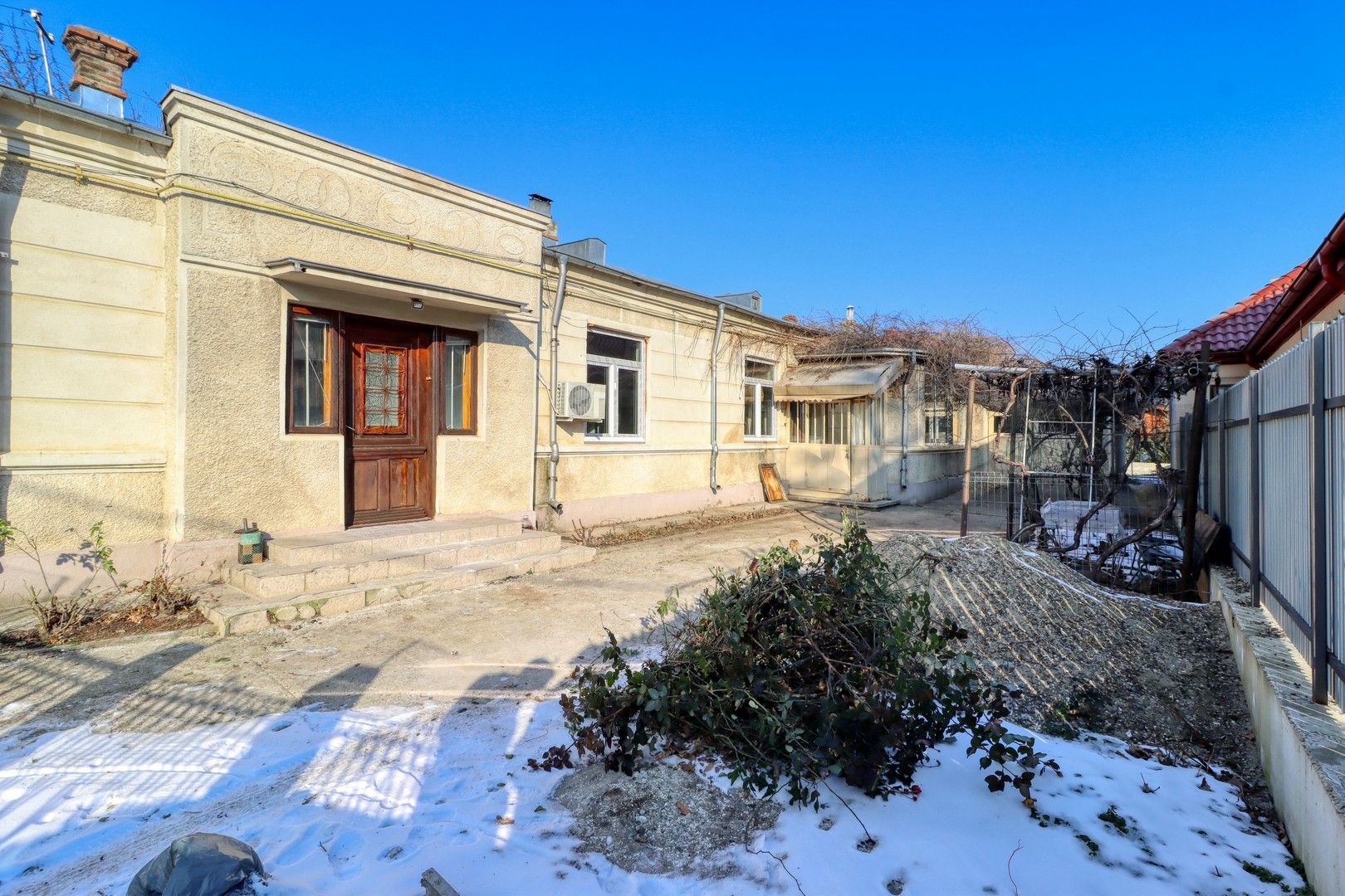 Centru- Casă boierească individuală- 5 camere si  451 mp teren - Poză 30