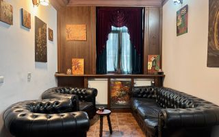 Spre Vânzare Proprietate remarcabilă cu 6 camere în inima Iașului ! - Poză 7