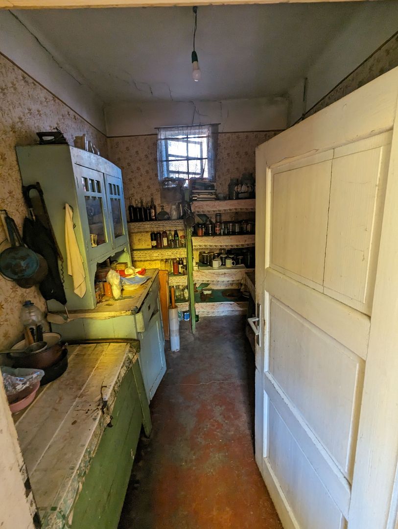 Casă bătrânească 140mp, teren 19 ari, Sâncrai str principală - Poză 1