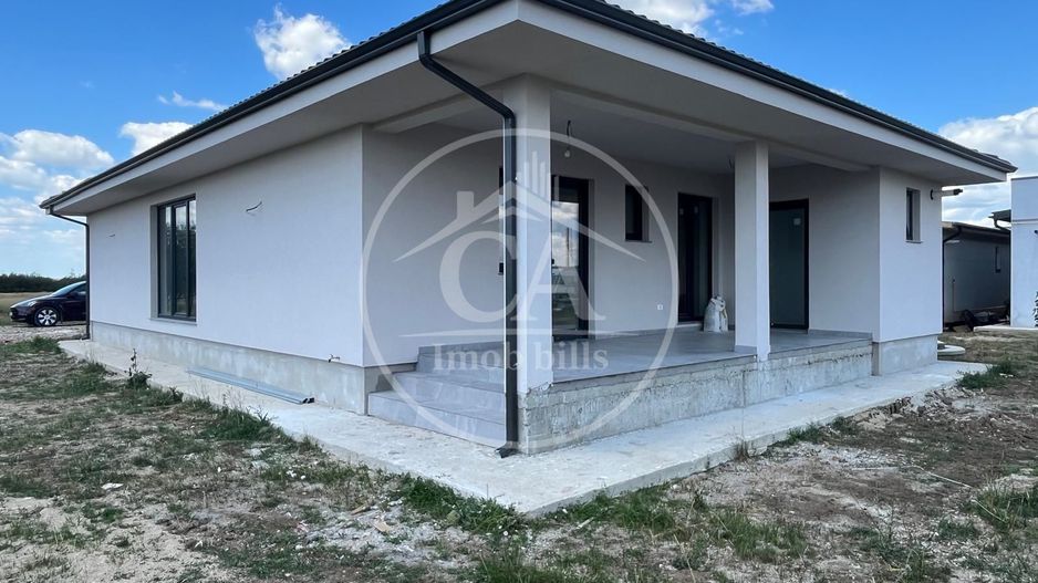 Casă de vânzare cu 4 camere în Santandrei , Bihor - Poză 2