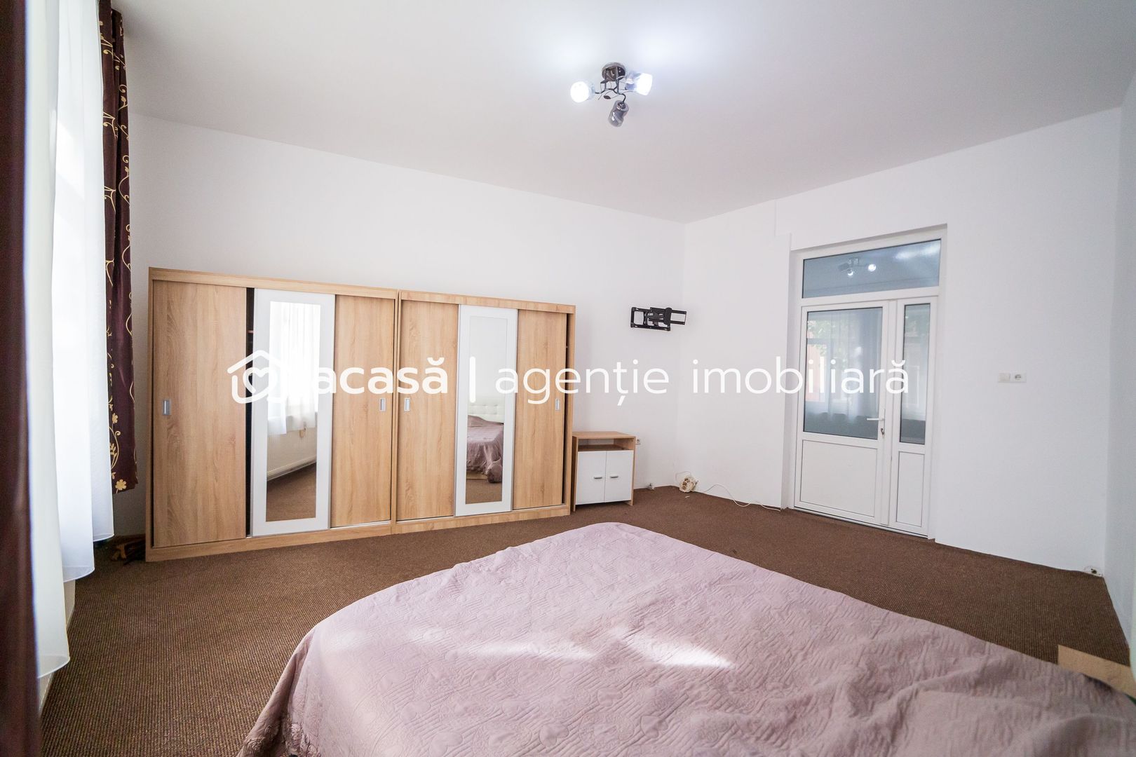 PRET NOU! Apartament spatios 4 camere - COMISION 0% - Poză 1