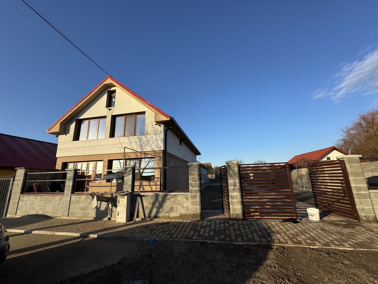 Casa Individuala Sanandrei,P+M,4 Camere,Terasa Acoperita,Teren Generos,Mobilata - Poză 1