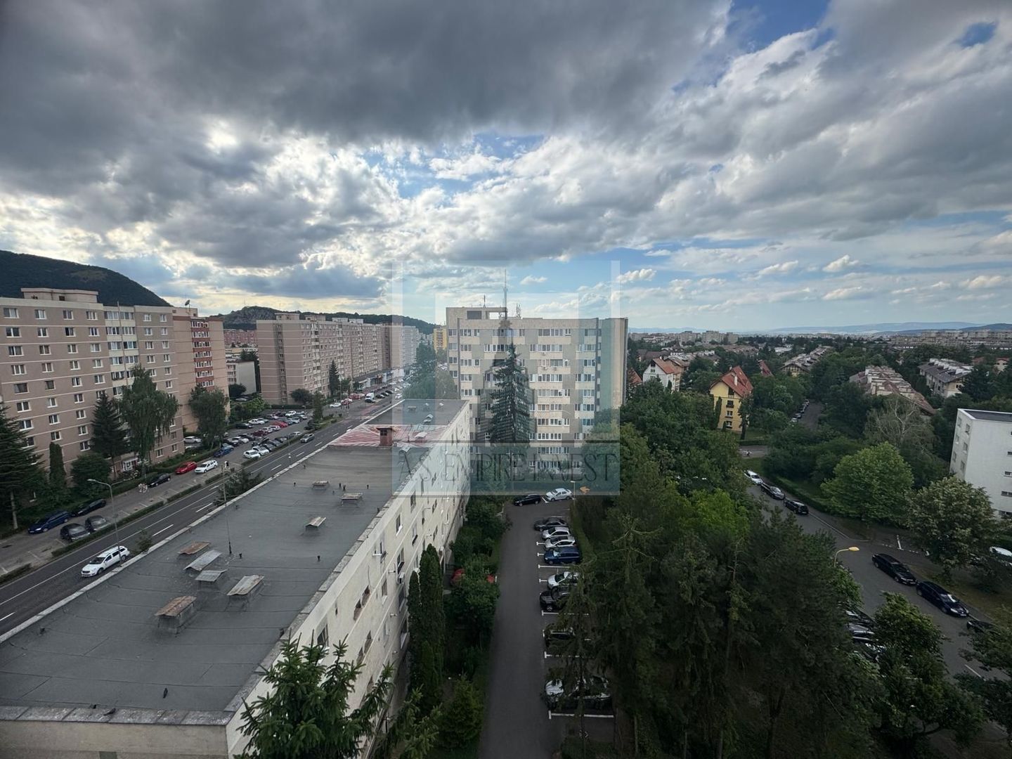 Garsonieră 31 mp-Str. Soarelui-Renovată-Mobilată-Vedere panoramica - Poză 1