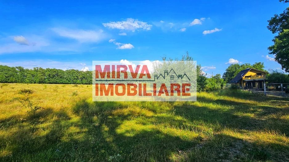 Teren intravilan construibil 3.500 mp Păcureți | UTR 6, P+2, POT 30% - Poză 1