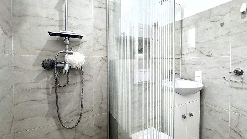 Duplex modern -  confort, eficiență și independență energeticǎ - Poză 13