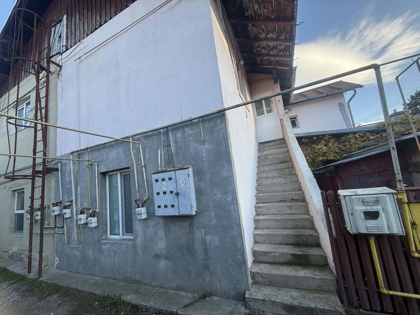 Apartament 2 cam in Vila etaj 1 + pod + curte 34 mp Campina - Poză 13