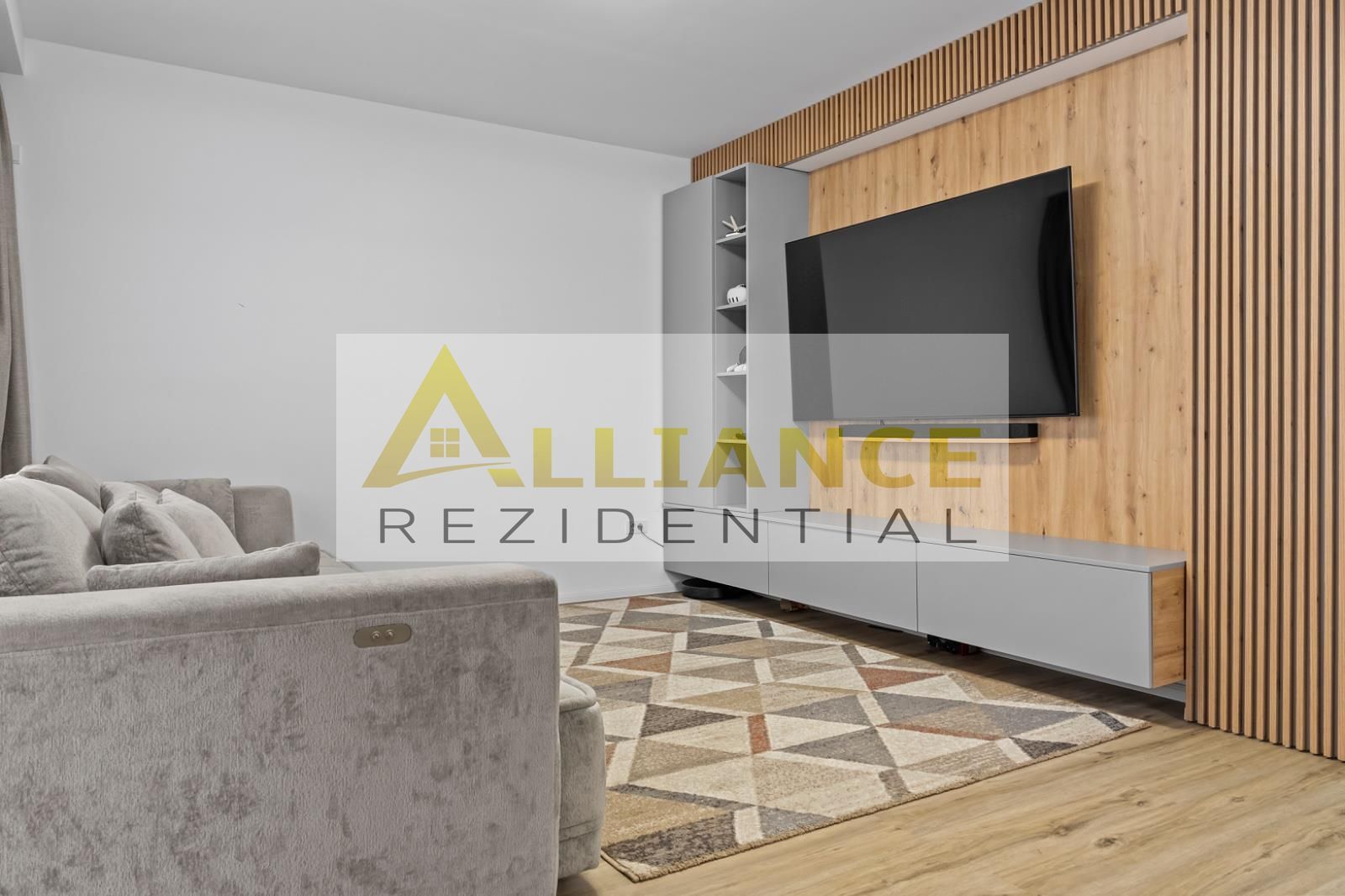 Casa individuala || P+1E+POD || 4 camere - 3 bai  || 300 mp teren || - Poză 5