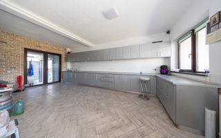 RASNOV| Cladire multifunctionala | 350 mp | Vad turistic si comercial - Poză 9
