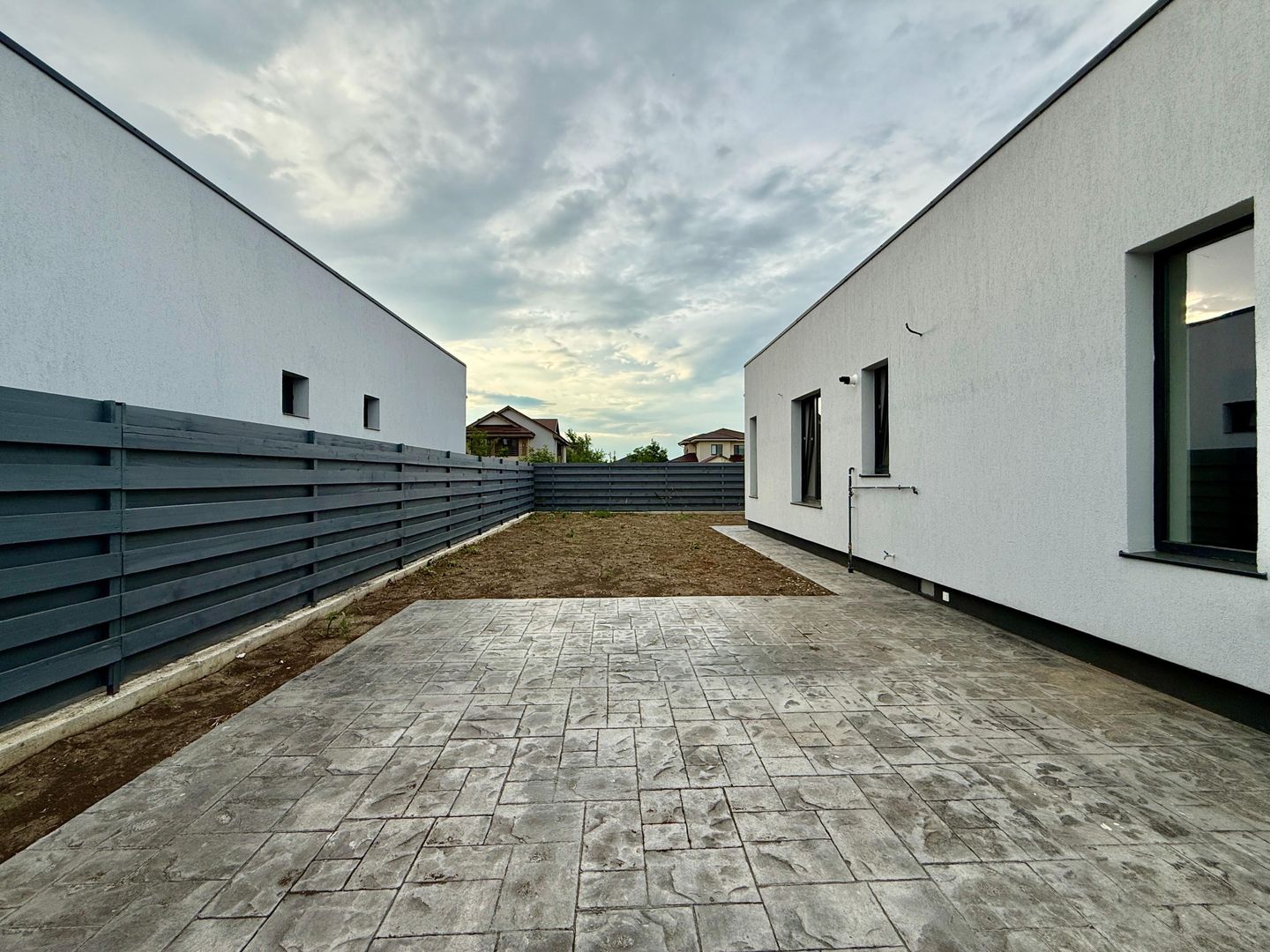 Eleganță, confort și liniște – Casă nouă în Balotești - Poză 11