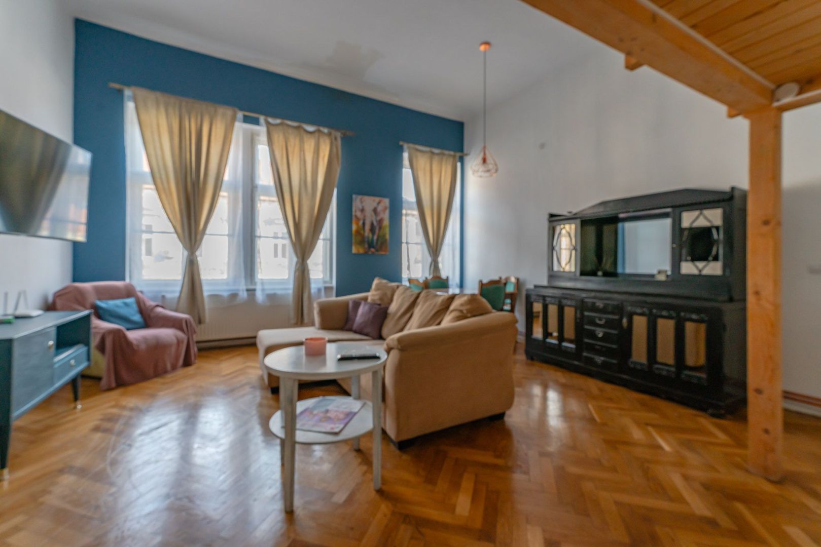 Garsonieră spațioasă cu zonă de dormit separată, Livada Poștei, Lungă 19 - Poză 1