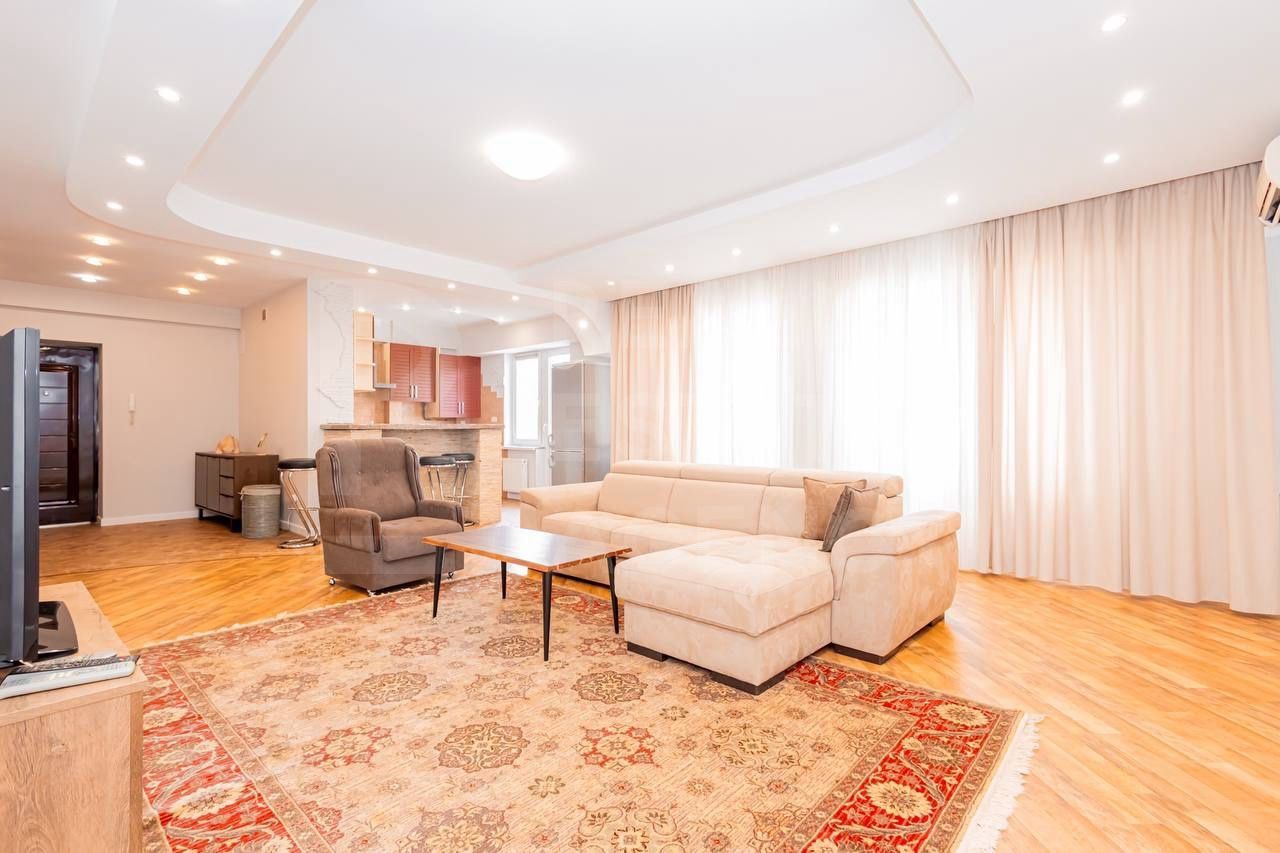 Chirie, apartament, 2 camere, strada  Mihai Eminescu, Centru - Poză 1