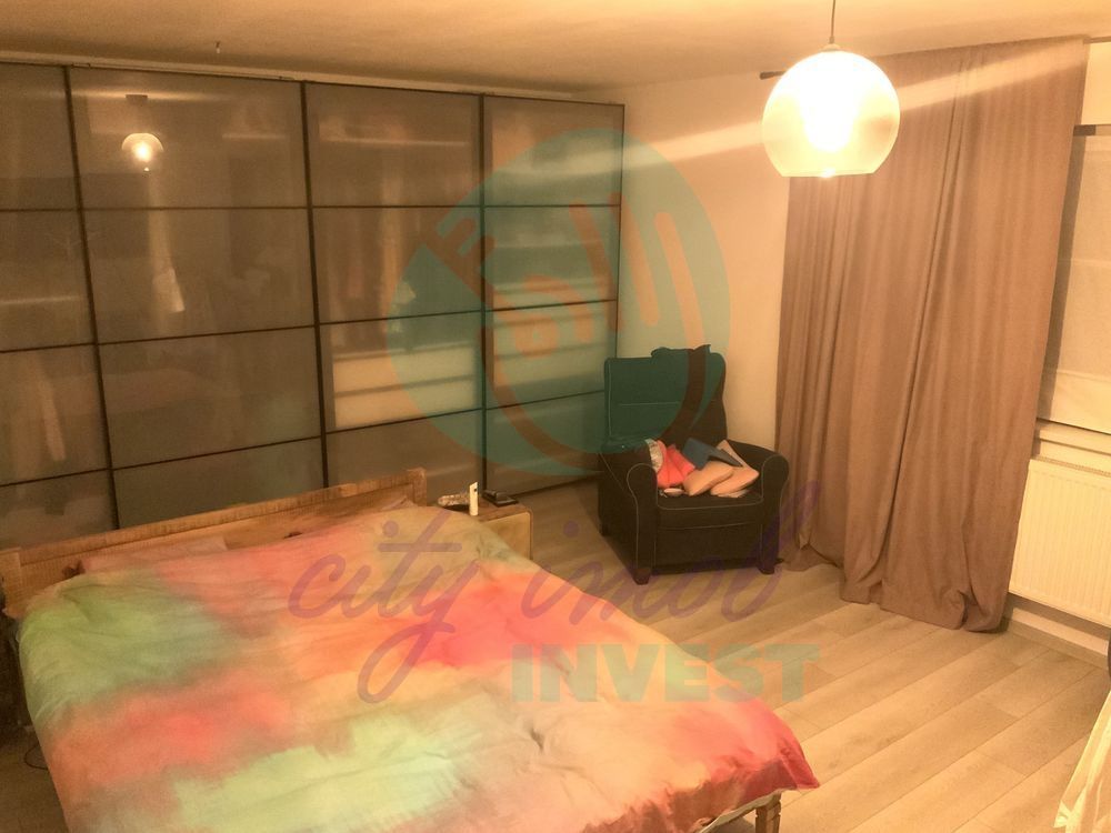 Bloc Boutique - 2 camere cu o mica curte si 2 bai - Poză 10