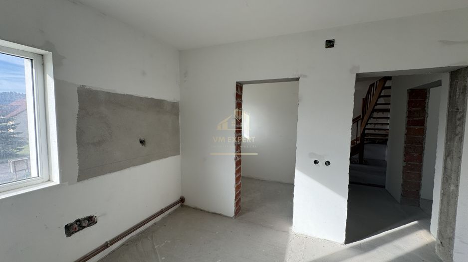 VILA 5 CAMERE,TEREN 560 MP, CAMPULUNG, ARGES - Poză 16