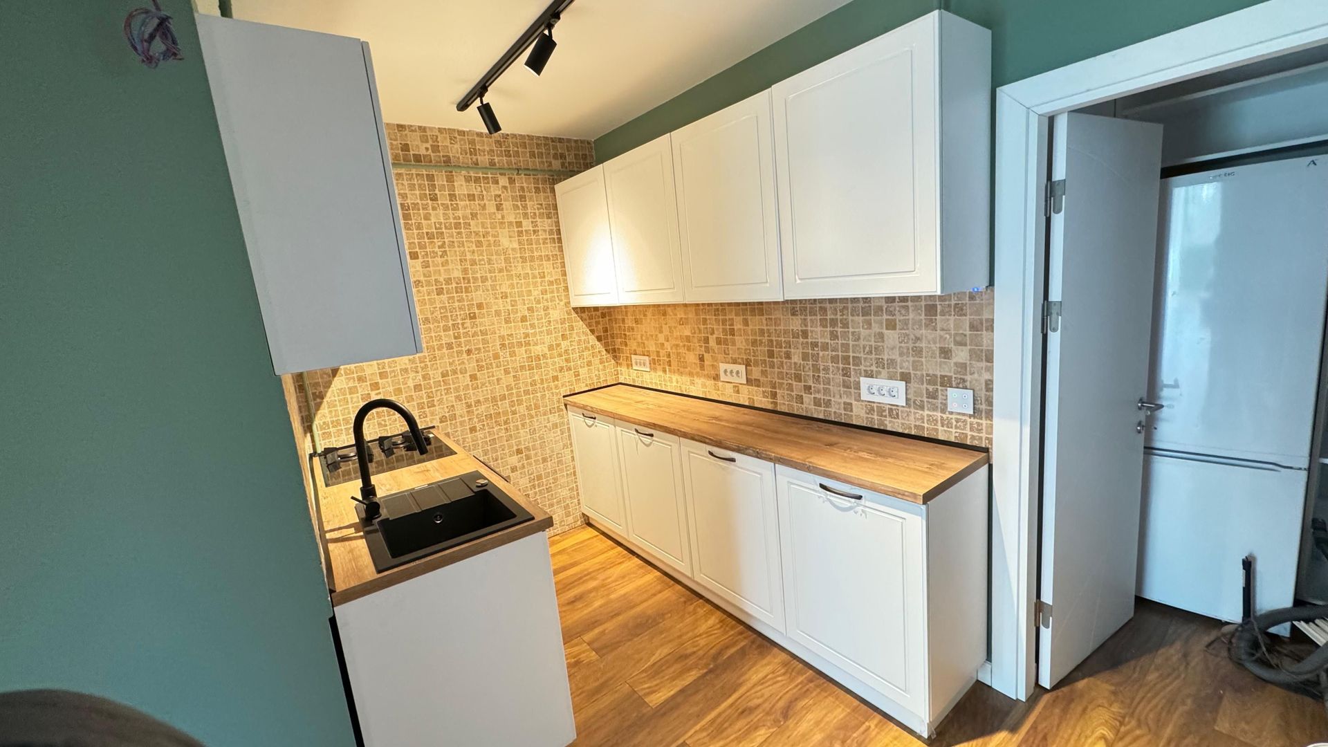 Apartament  mobilat lux 3 camere lângă Iulius Mall - Poză 3