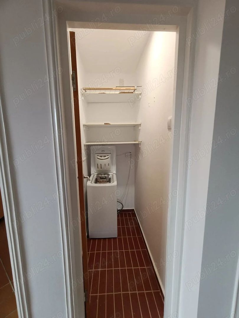 Închiriez garsonieră, Decebal, mobilată, spațioasă - Poză 3