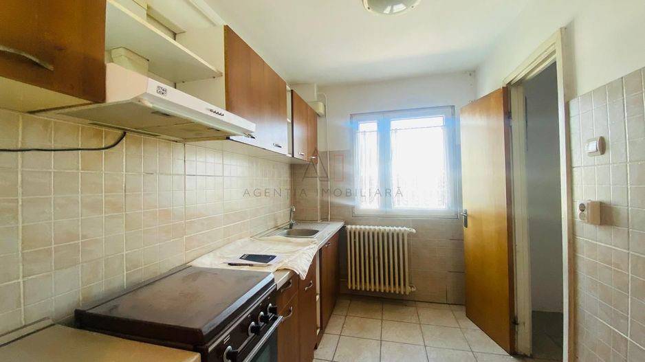 3 camere Apusului | Bloc reabilitat - Poză 8