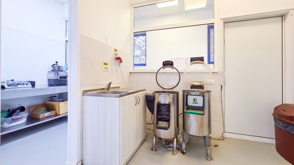 Spațiu industrial–afacere catering la cheie, teren&hală 750 mp S+P+1E - Poză 19