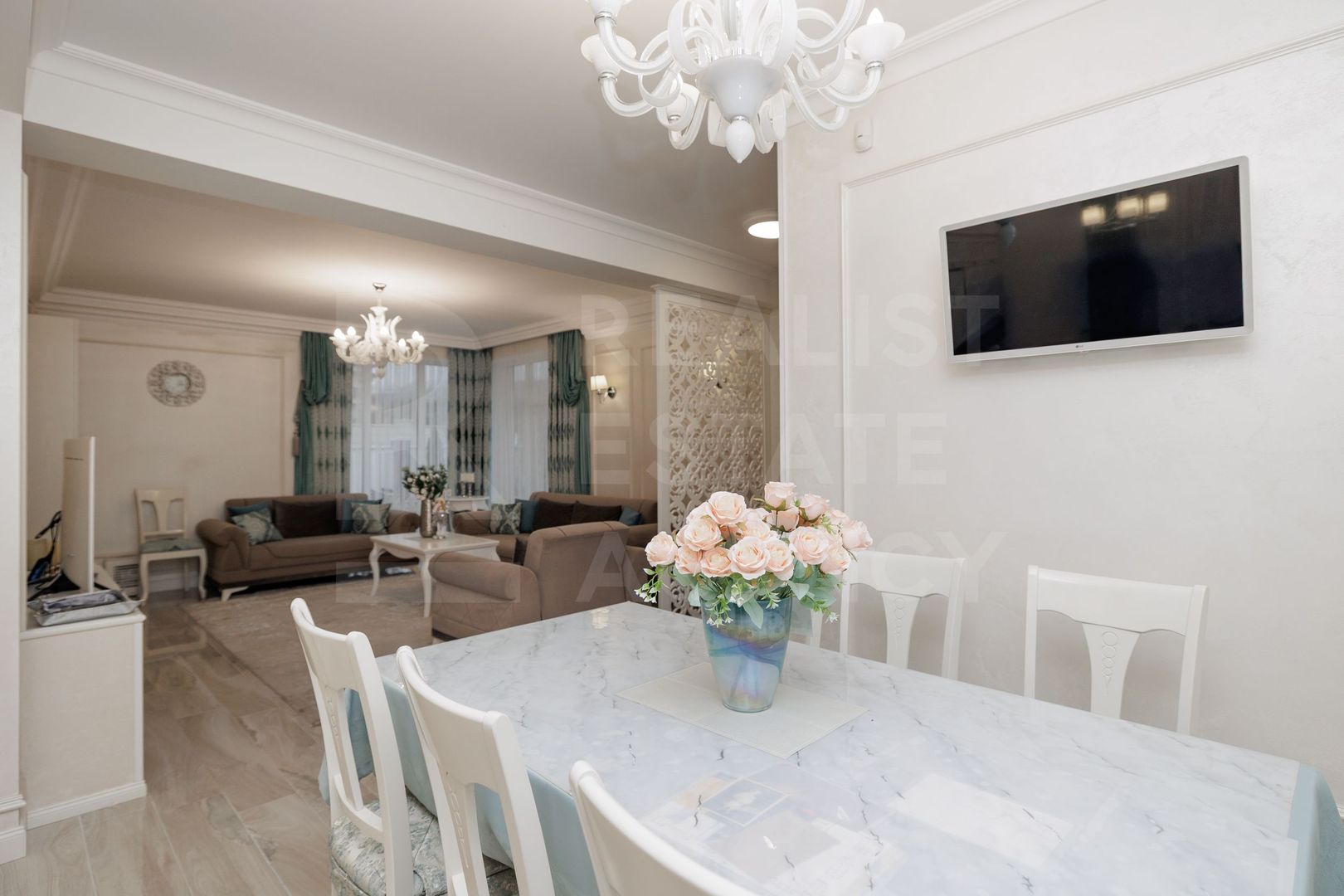 Vânzare,casă, 3 nivele, str. Nicolae Sulac , Codru - Poză 4