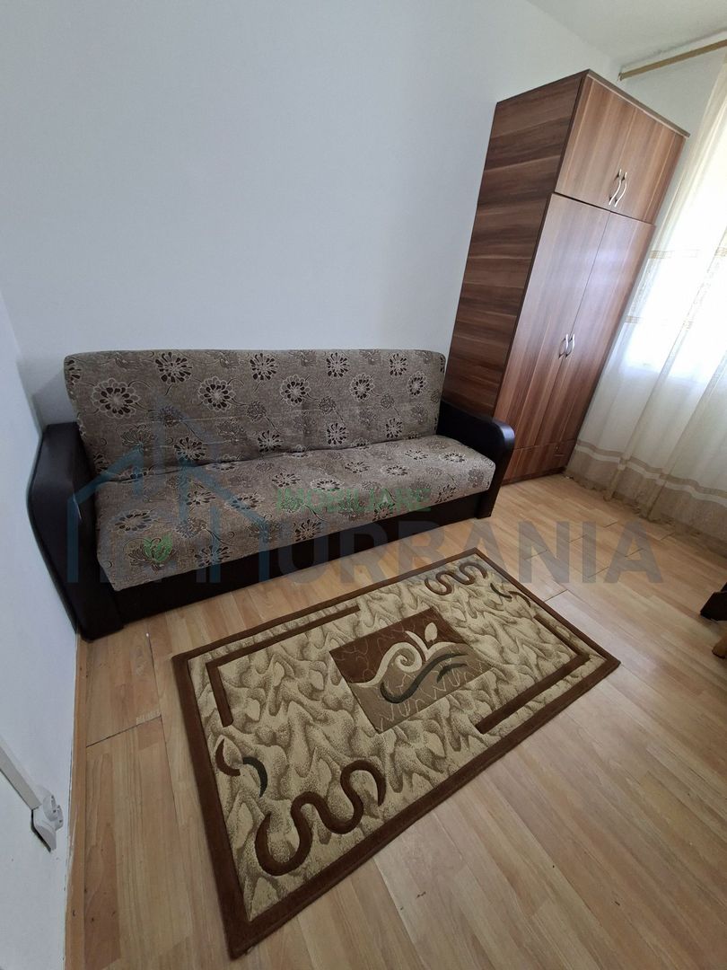 Garsoniera Etaj 1 cu Baie, Podu Ros! - Poză 1