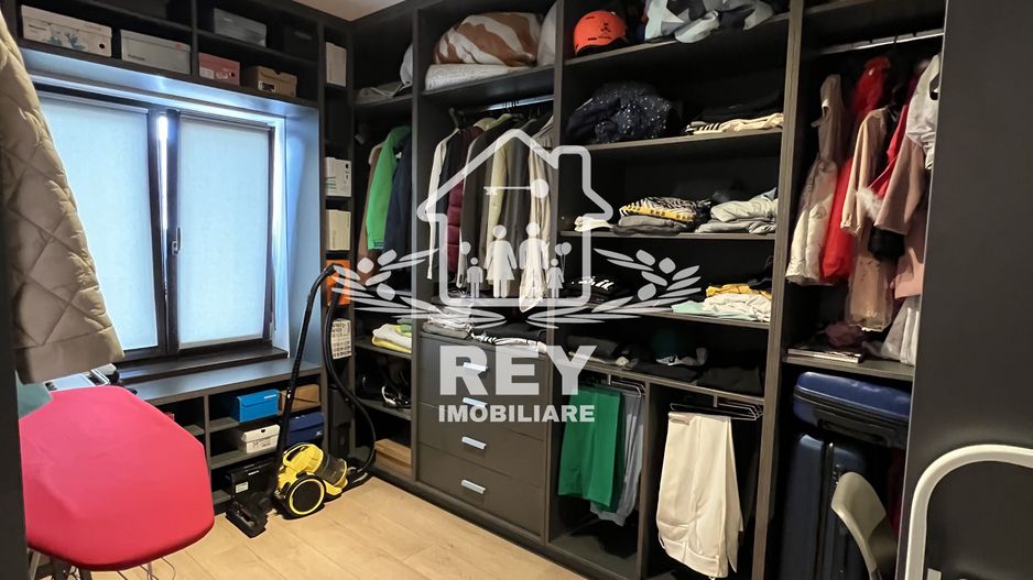 Casă de tip triplex la vânzare 6 camere /Șelimbăr /Secția 1 de Poliție - Poză 21