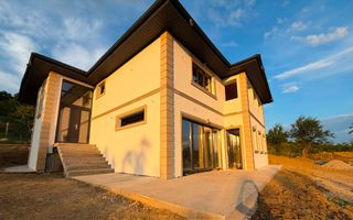 Casă 5 camere de vânzare | Vlădești, Râmnicu Vâlcea | 239 mp - Poză 10