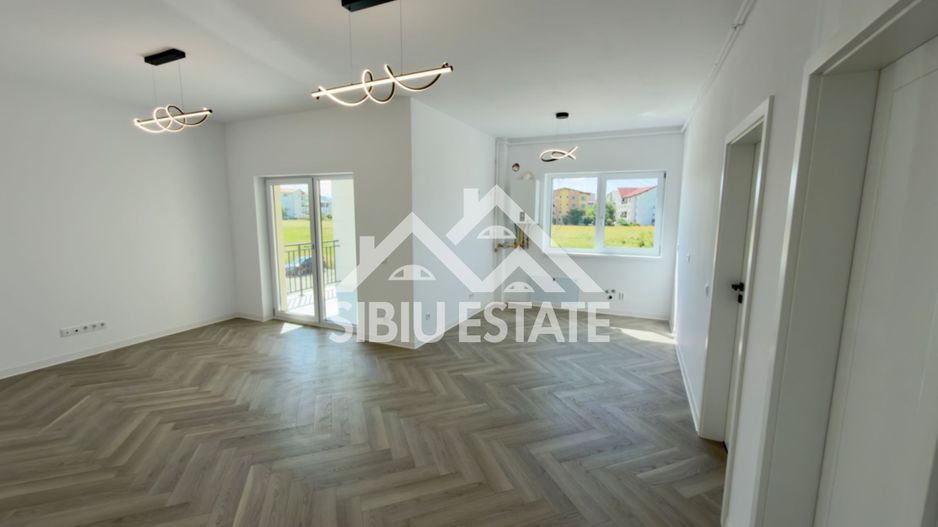 Apartament cu 3 camere,boxa depozit, Finisat La Cheie te muti imediat - Poză 1