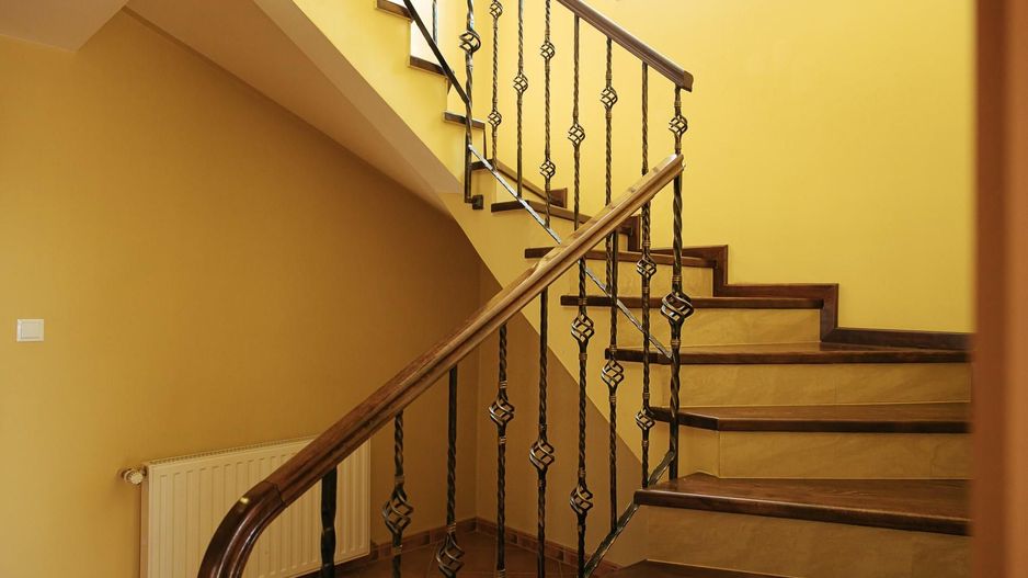 Casă nouă, intrare Stupini - Poză 36