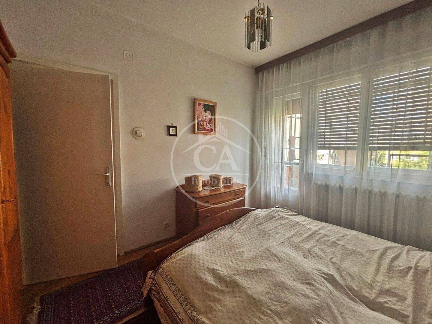 Apartament de vanzare cu 3 camere in zona Dacia Oradea - Poză 4