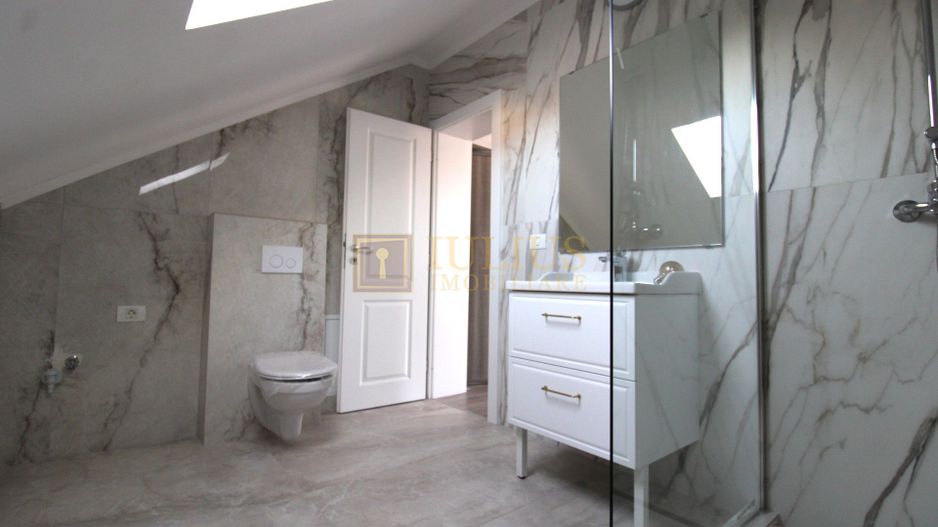 Curte, 4 apartamente, 8 camere, perfectă pt activități educaționale-Dumbravita - Poză 23