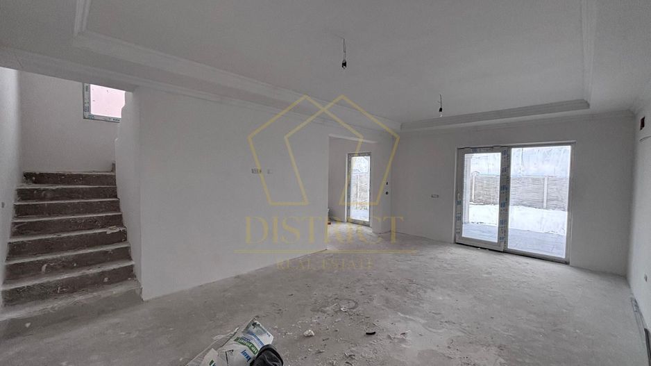 Duplex spatios cu 5 camere | Sacalaz - Poză 1