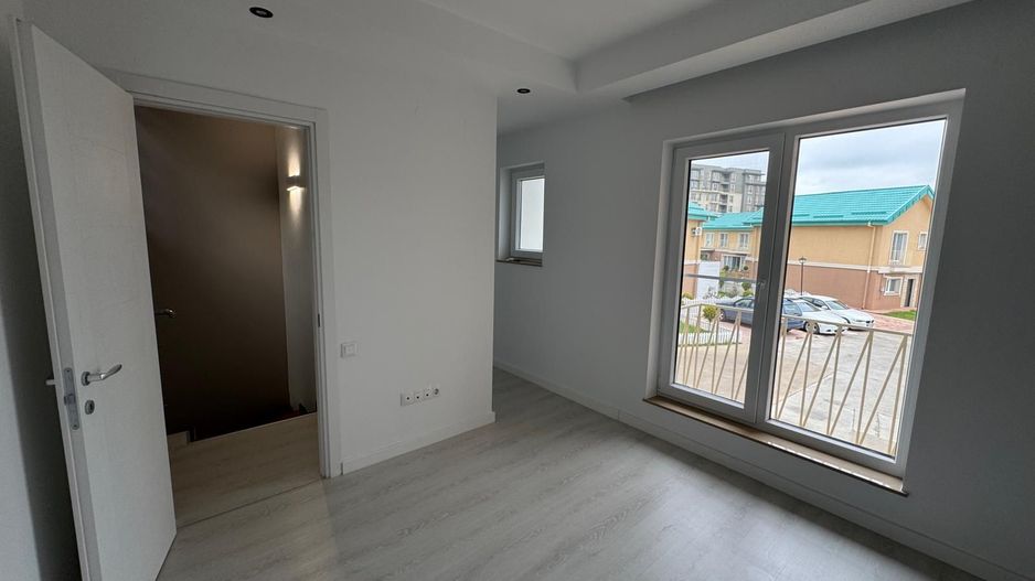 Vila noua cu mansarda Cosmopolis - Poză 4