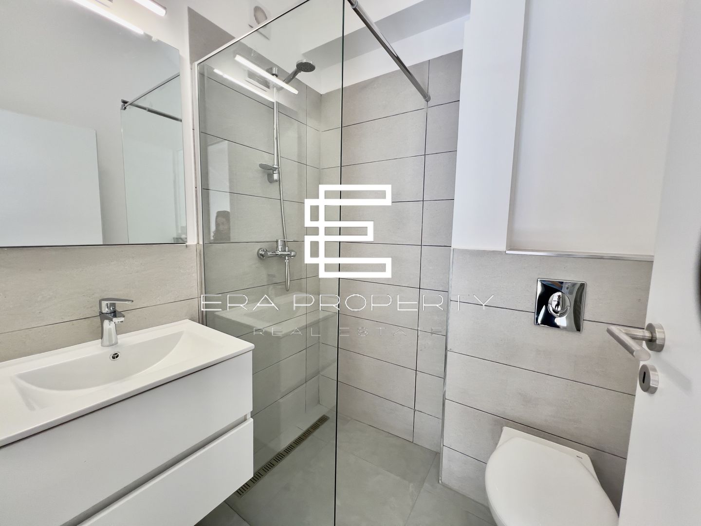 Penthouse 4 camere, terasa 14.42 mp mobilat -zona Aeroport Sibiu - Poză 17