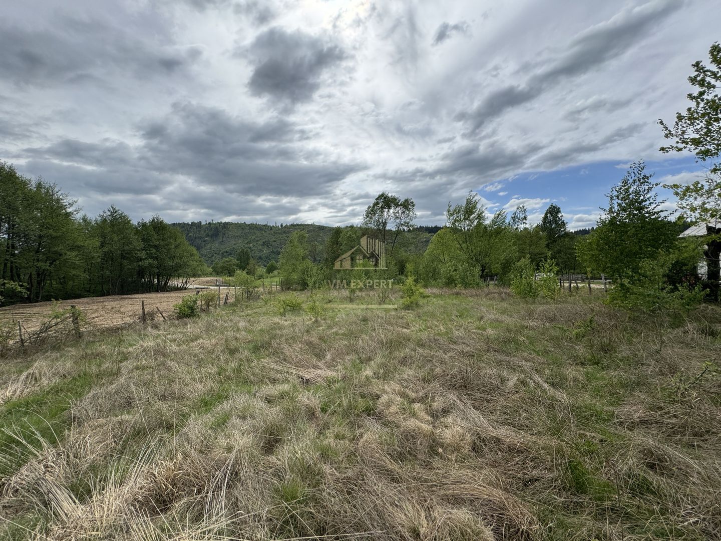 TEREN INTRAVILAN 6680 MP LERESTI ARGES - Poză 3