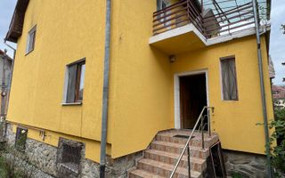 Casă de închiriat în Cisnădie zona Str. Teilor/se acceptă muncitori - Poză 1